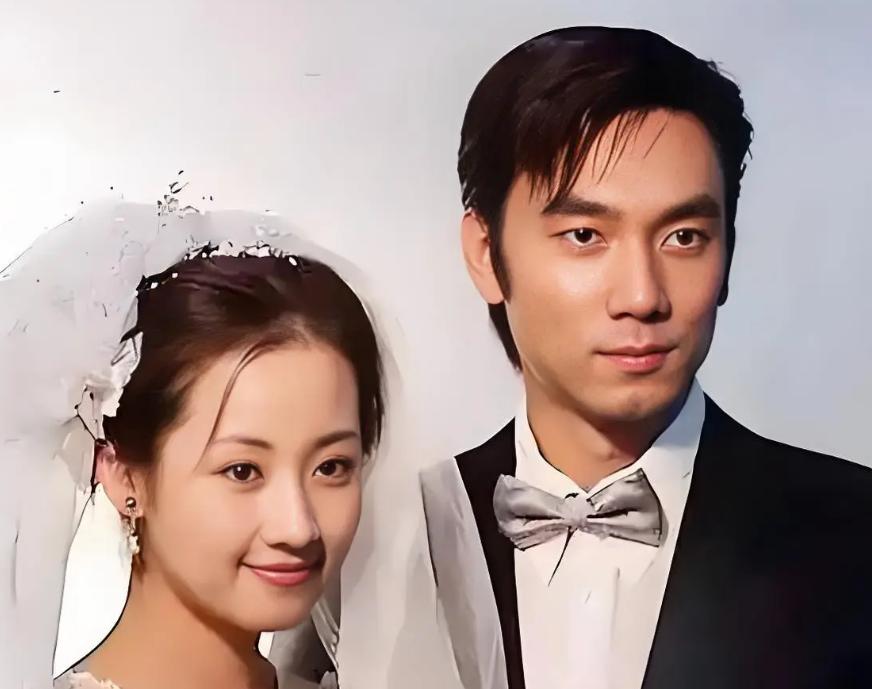 那年，林依轮跟妻子提出离婚，转身就娶了年轻貌美的超模西华，还十分信任地拿出60
