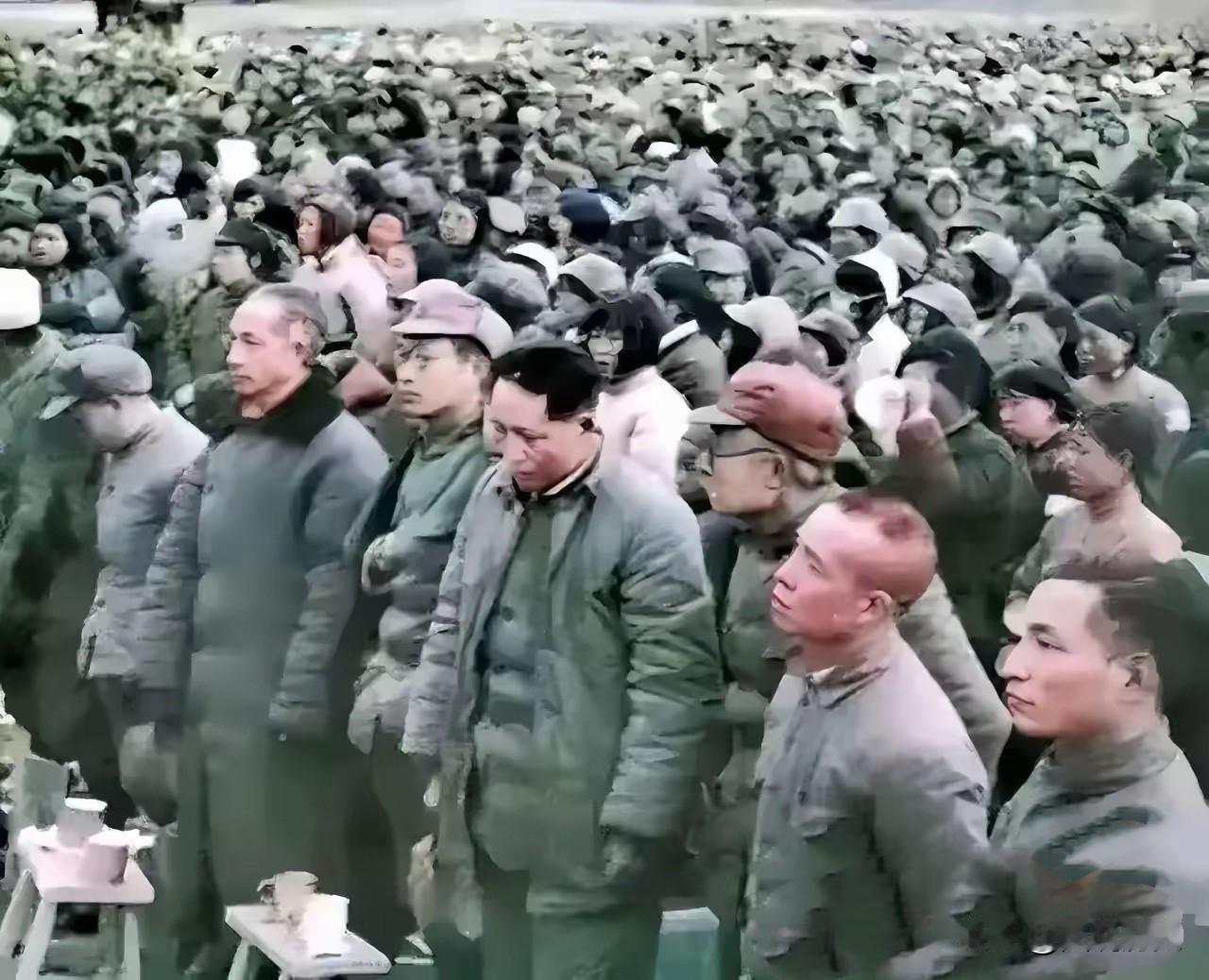 这张珍贵老照片拍摄于1939年12月1日！这一天延安各界为白求恩举办了追悼大会，