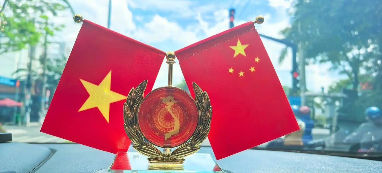 成了，越南真的答应了。 4月15日，中国和越南最高层领导人在北京人民大会堂完