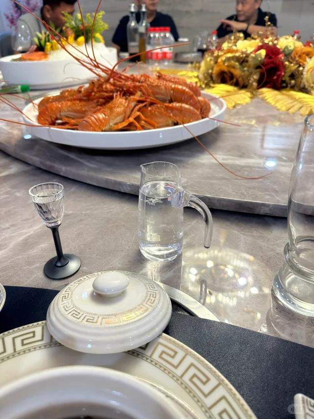 吃饭时，一位在教育行业二十多年的朋友教了个方法：家长如果想给孩子找辅导机构，但是