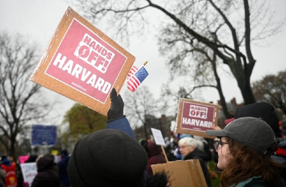 又一领域美国下滑、中国跃升，高等教育正变天！昨晚，《纽约时报》报道:“本世纪