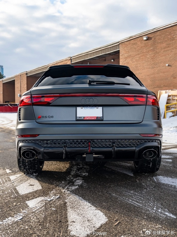 💰146.89万元🚀3.6秒破百👽奥迪RSQ8