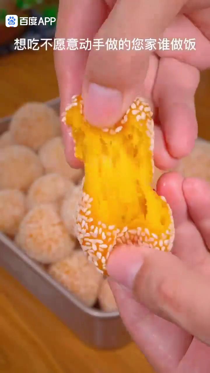 南瓜最好吃的八种神仙做法，最后一种好吃到舔手指。·第一种：把南瓜放进滚烫的油锅