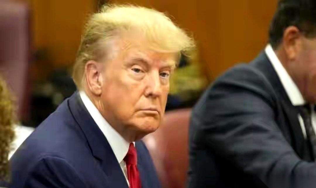 黄金，一夜之间跌了10%。白银，更狠，直接干到了35%还多。多少人一辈子的积