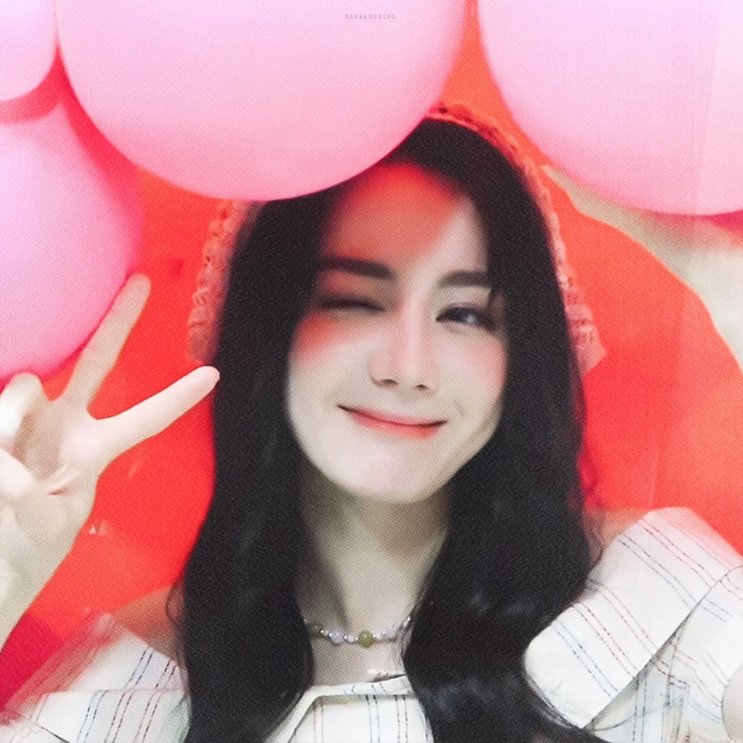 看见你的笑好像就足够۶•͈⚇•͈♡