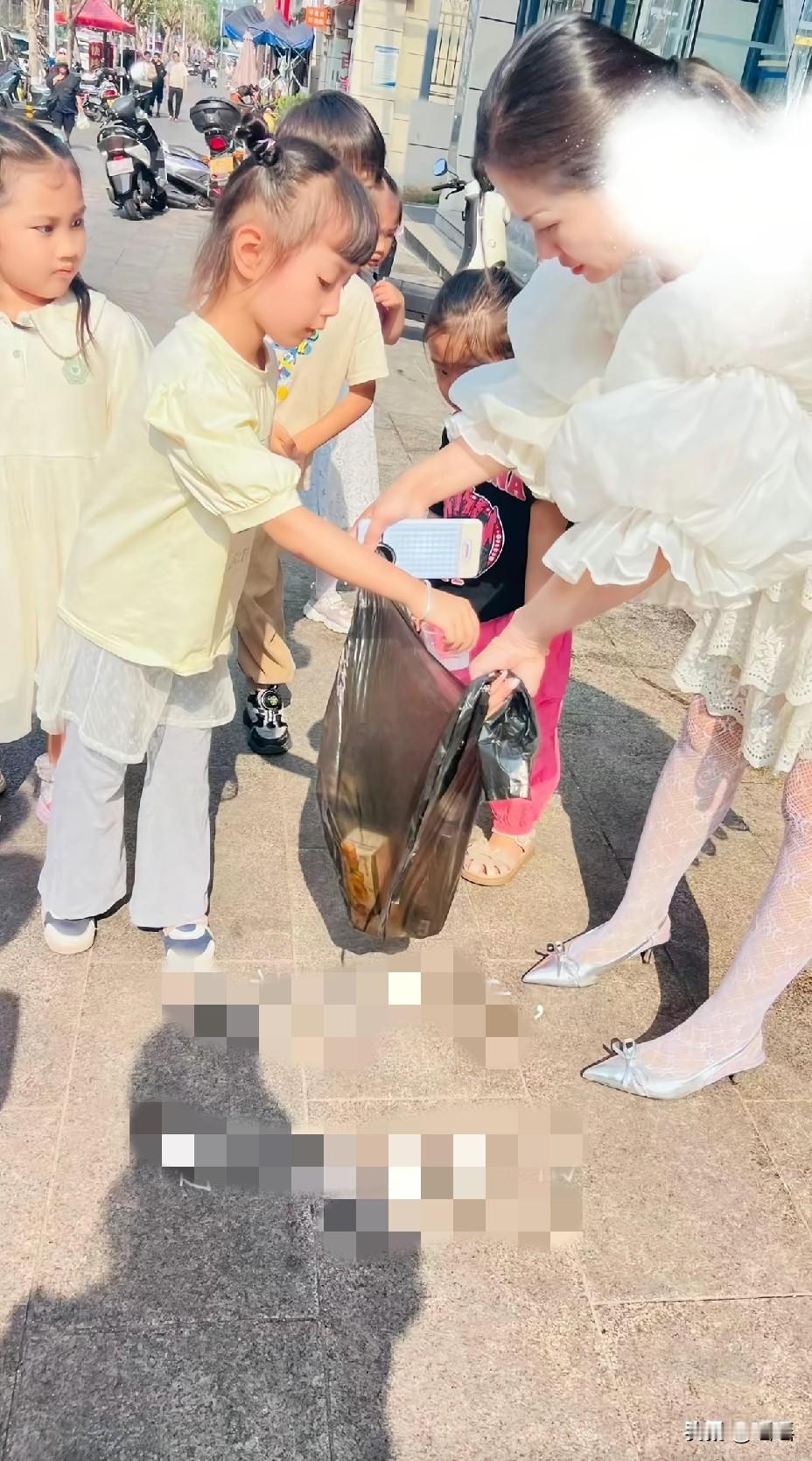 我想让我女儿转学，等我去和老婆商量一下