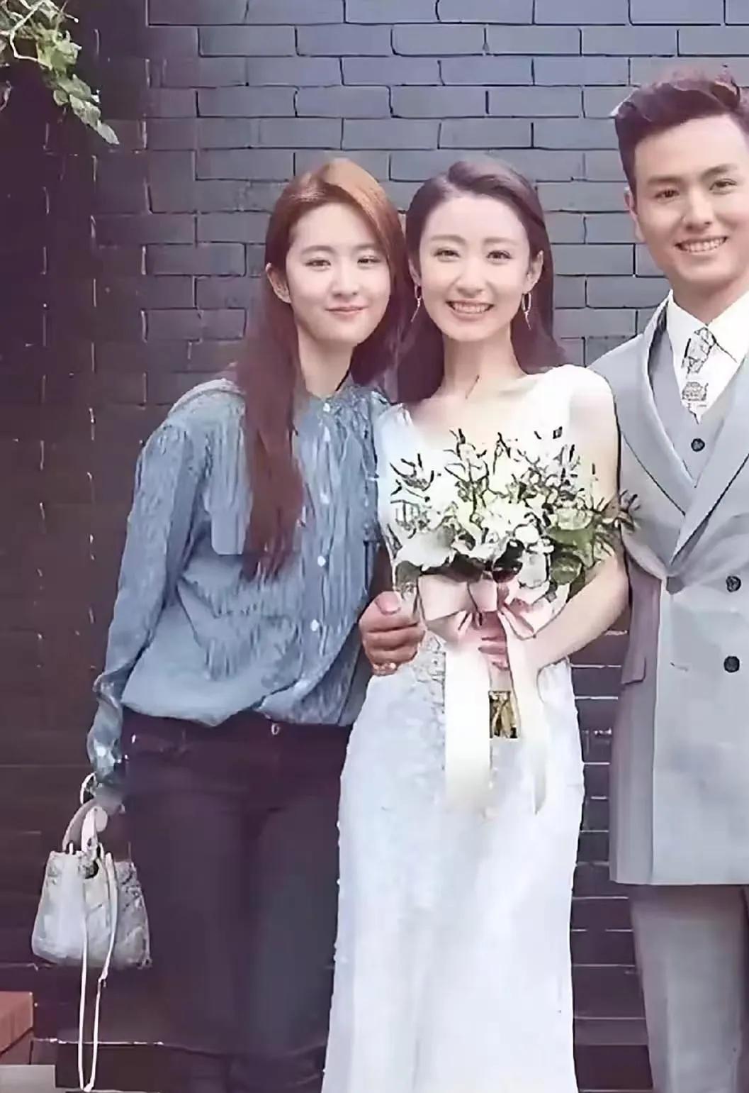 新娘子居然比刘亦菲还漂亮