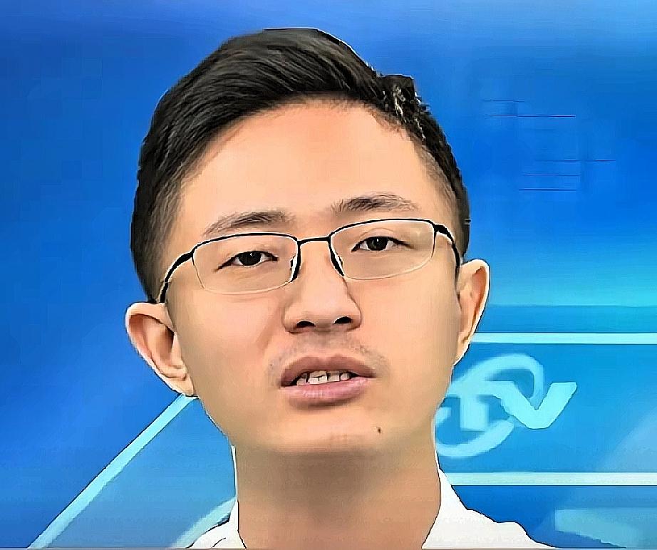 我很认同一句话：在国家最穷、最破的时候，还愿意留下来的人，不是傻，是有骨气。