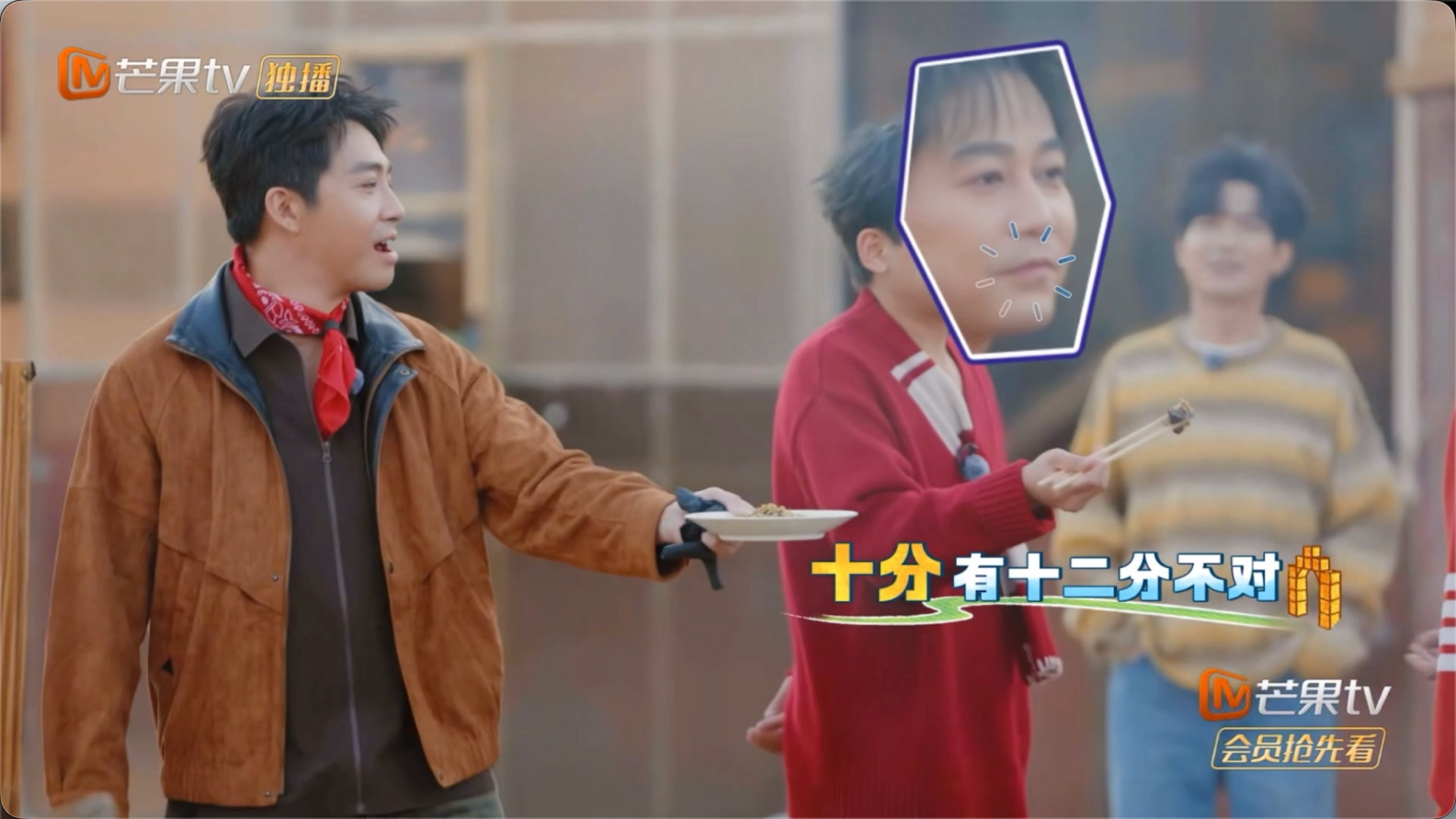 我忽悠朋友吃黑暗料理就苏醒这样苏醒的投喂艺术太顶了！第一步筷子扒拉装模作样，第