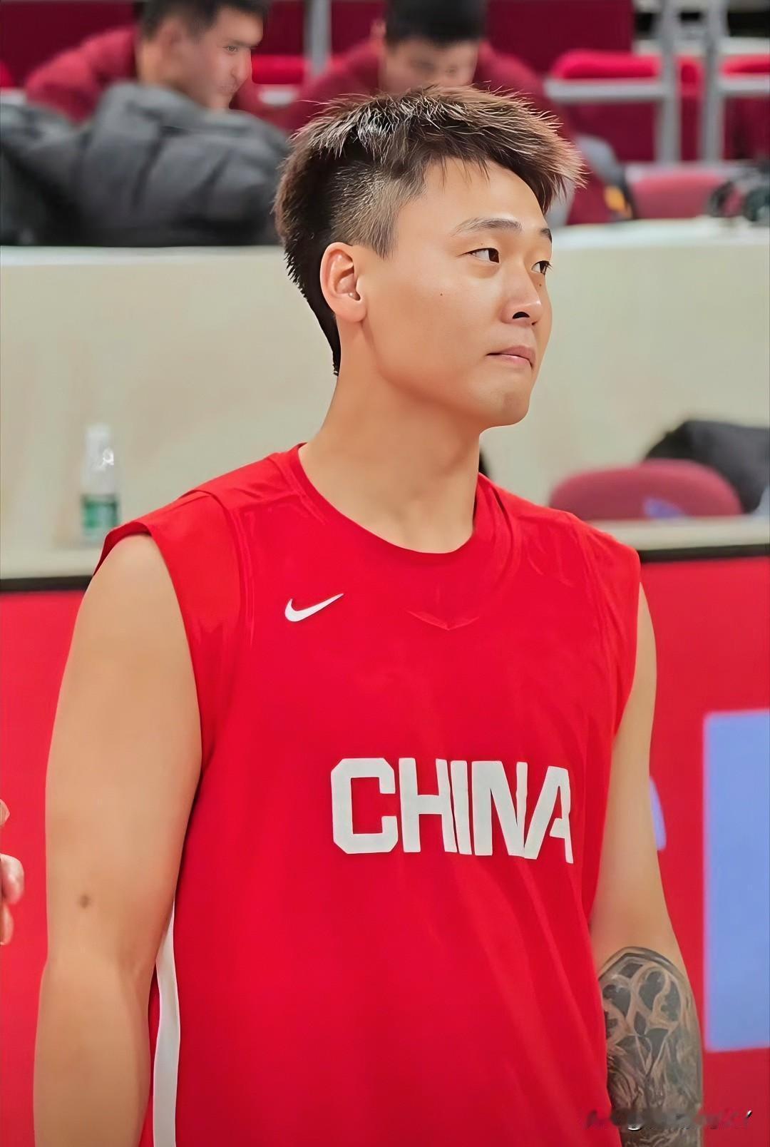 奉劝大家一句别对中国男篮客战韩国有太大期待不是不希望他们赢球，而是赵睿今晚