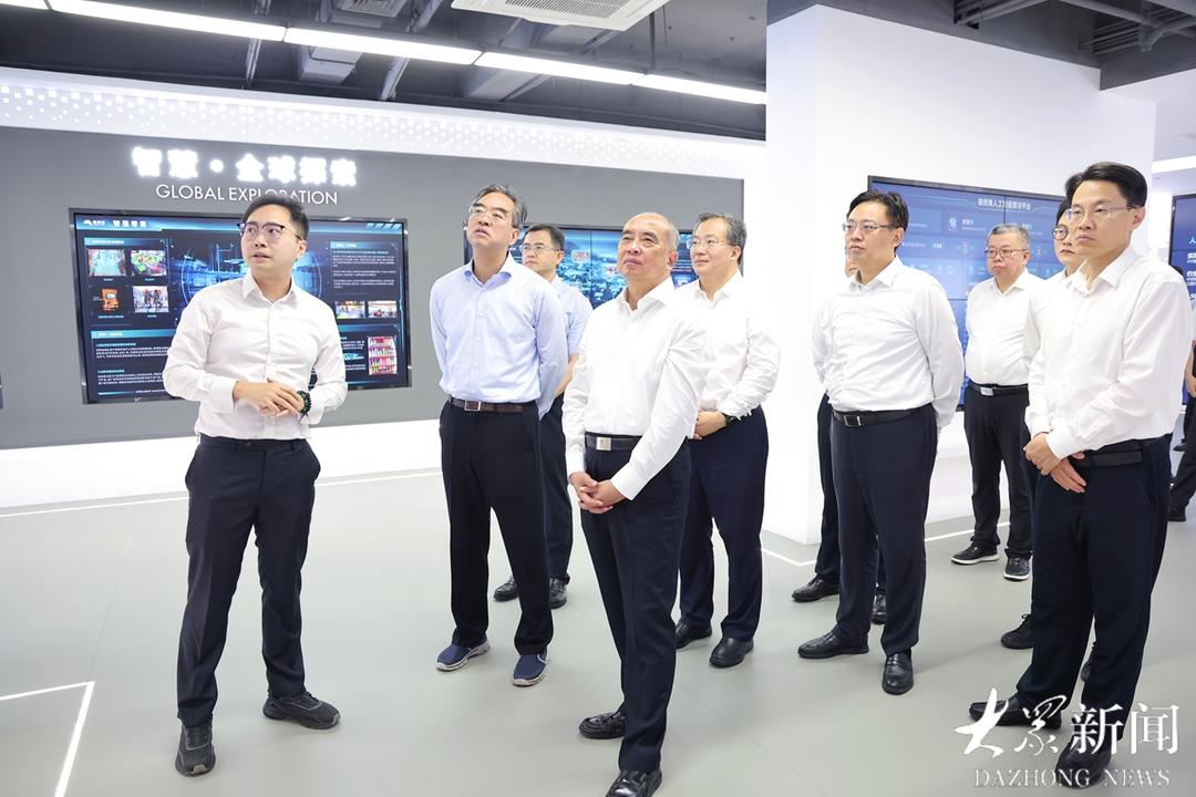 林武在青岛调研督导经济运行