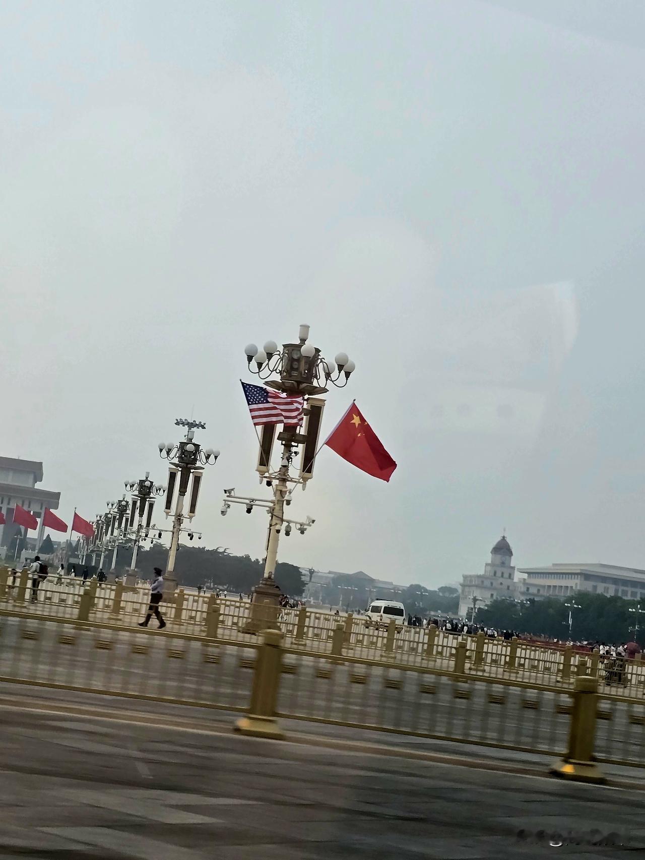 北京长安街上飘扬的星条旗长安街记忆长安街沿途风景天安门周边夜景长安街花坛景