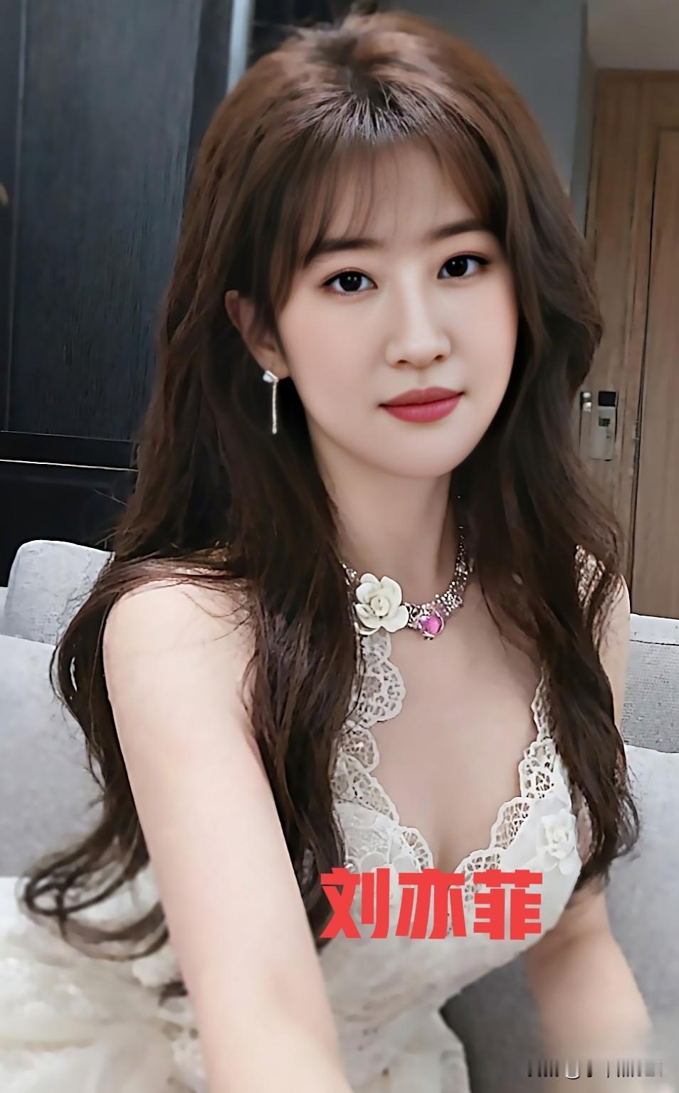 刘亦菲白色造型惊艳绝伦气质优雅美的不可方物女明星气质女明星