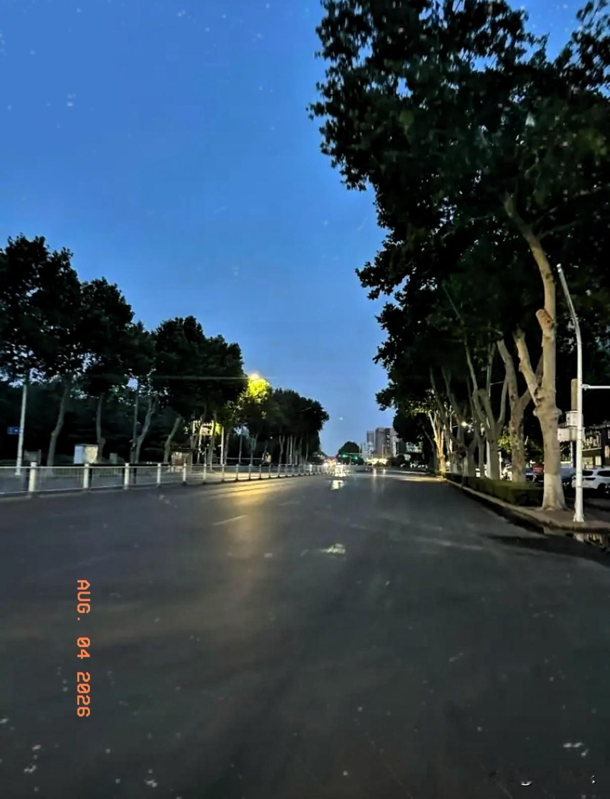 奉劝大家一句，不管你在哪个城市，都做好心理准备，因为8月7号就正式立秋了，