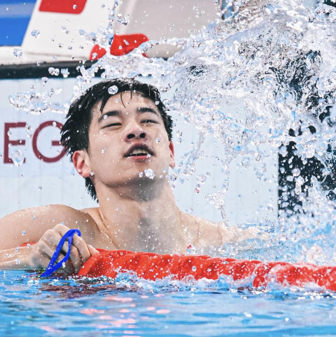 每次看潘展乐采访都能学到东西，男子4×100自由泳接力夺冠后，有记者的采访的