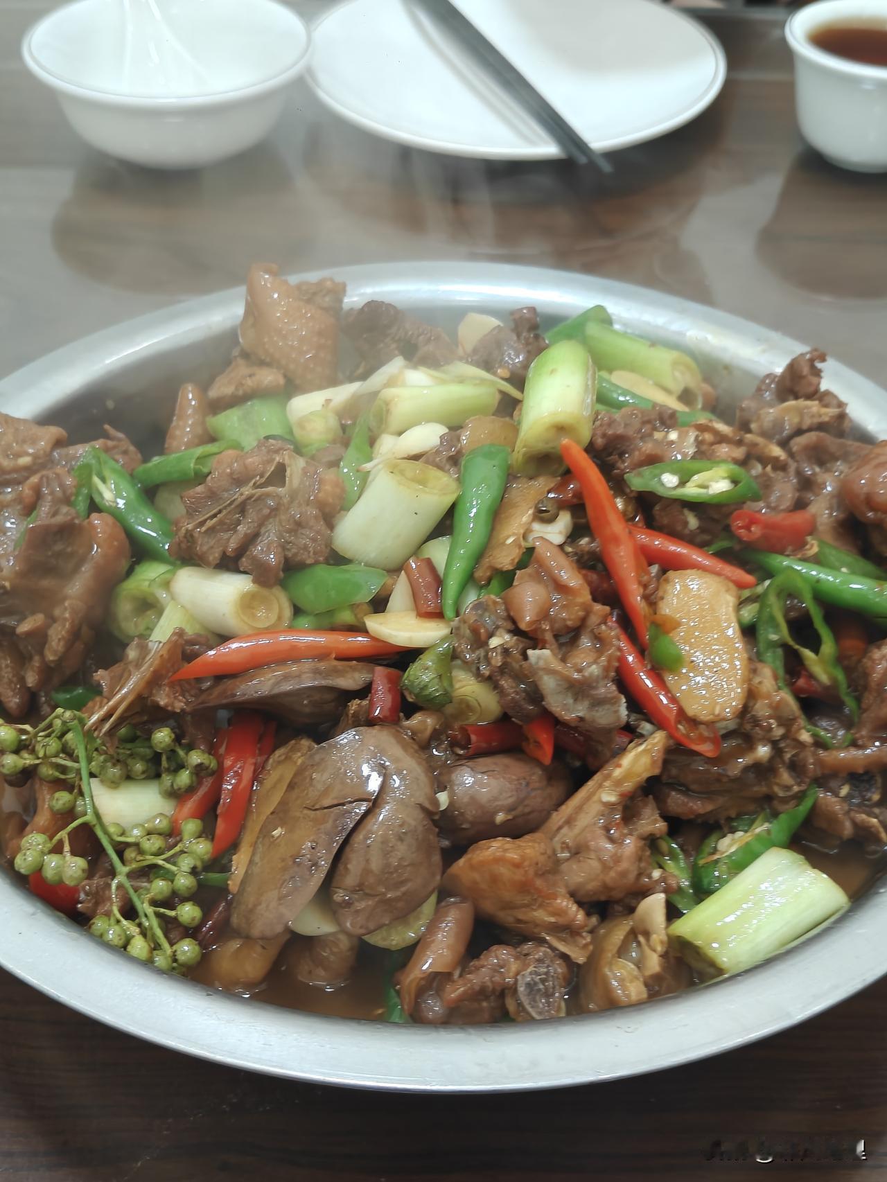 河东宅子炒鸡吃了！朋友说河东的宅子炒鸡怪好，我这河东的都不知道，那就去尝尝吧！