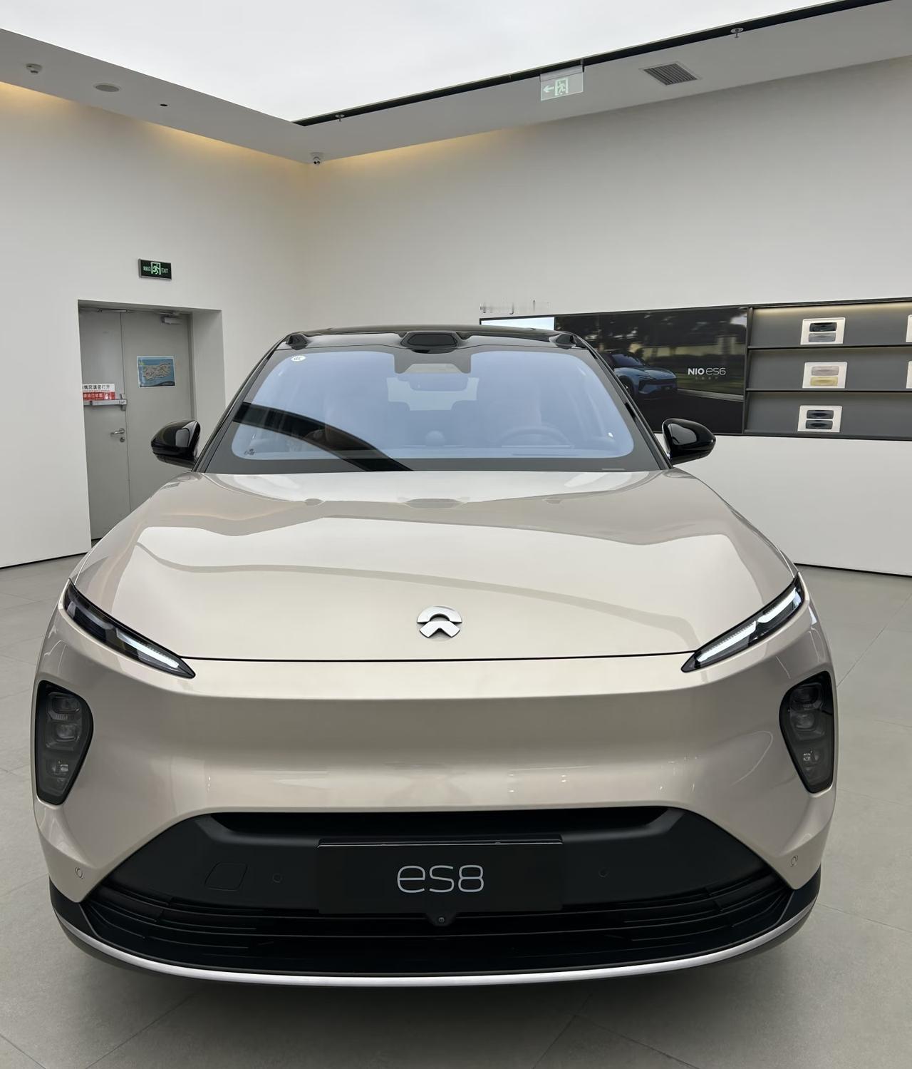 蔚来ES8的性能配置，全面展现了“高端纯电SUV在性能、舒适与体系化体验上的综