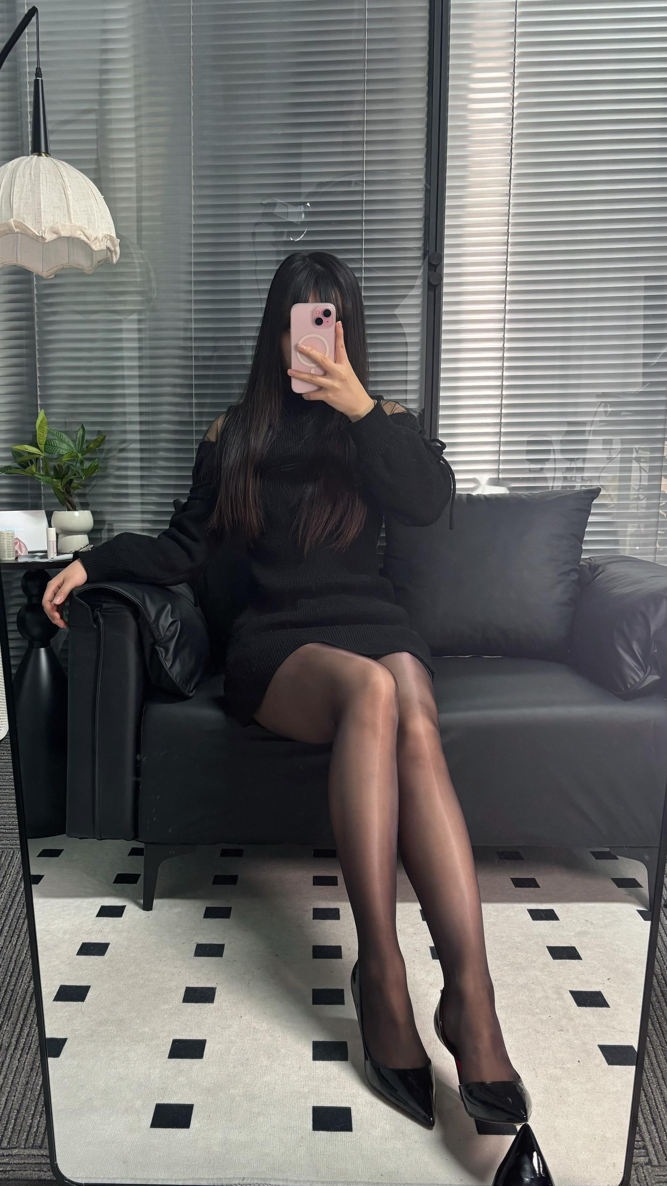 黑系御姐OOTD｜这双丝袜直接封神🖤