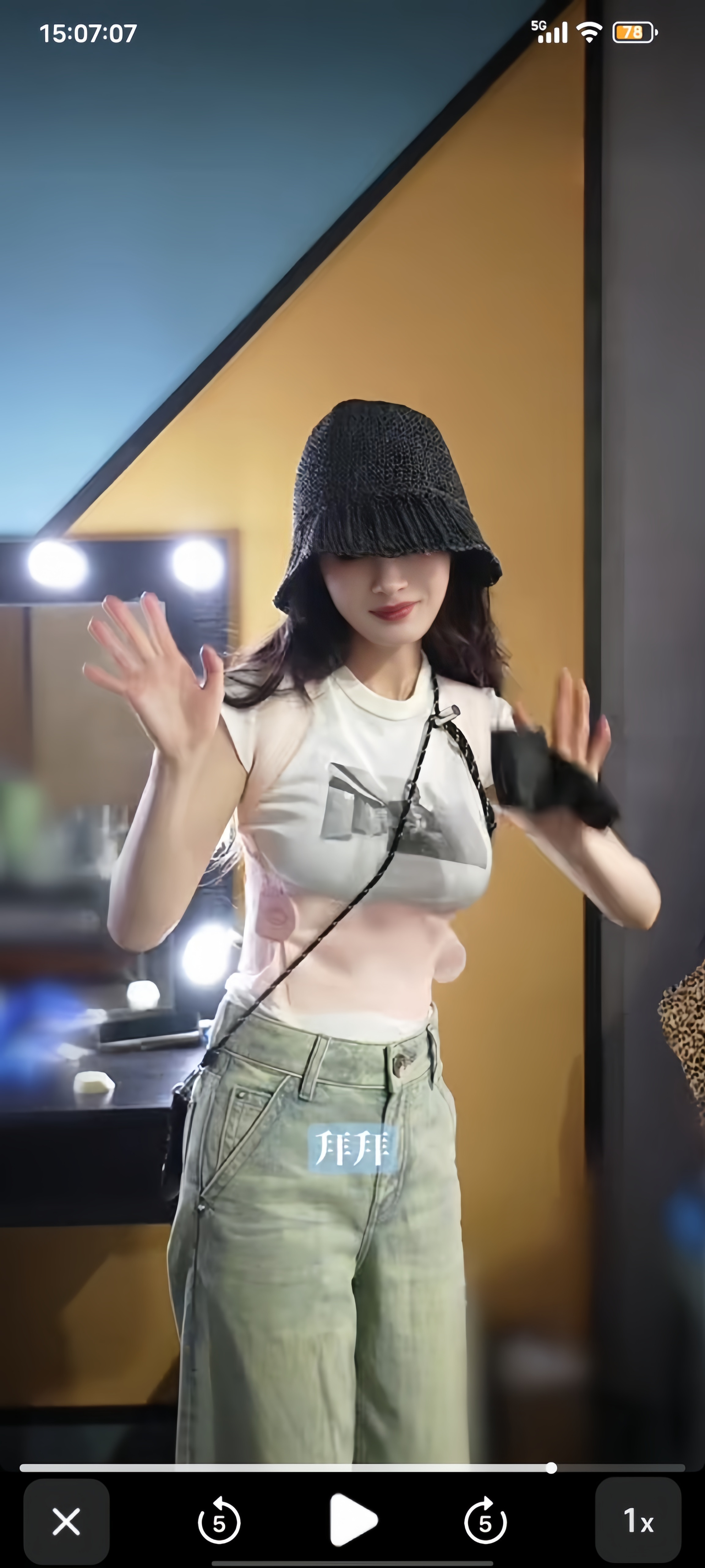 杨幂演我下班7月最后一天，接收了两种喜悦：1.杨幂的月末来信，2.杨幂抖音更新