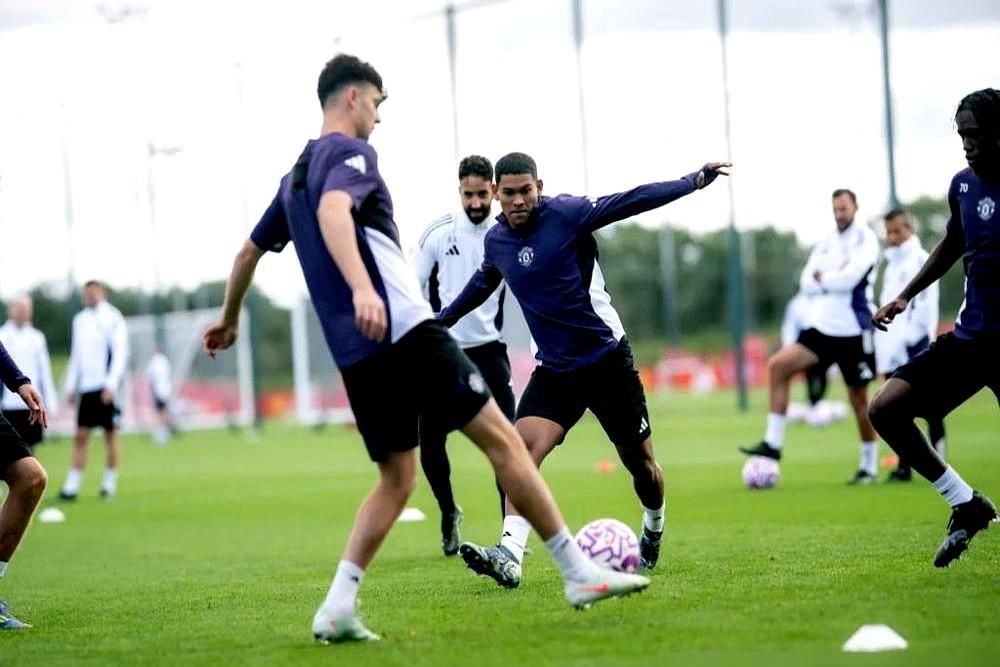 18岁巴拉圭小妖莱昂，加盟曼联8个月，竟然还没捞到一线队首秀机会？这娃儿可不