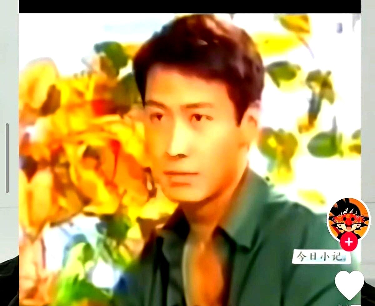 蔡康永当年在《真情指数》问黎明：你不爱笑是因为嫌牙丑吗？换一般人早就尴尬解释了。黎明没翻脸，反手把球