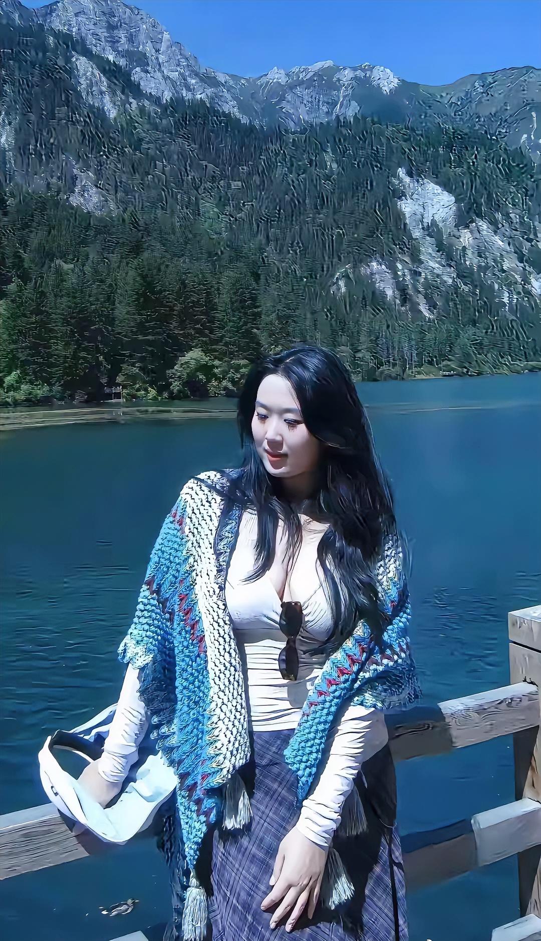 风景美，人也不错[微笑]