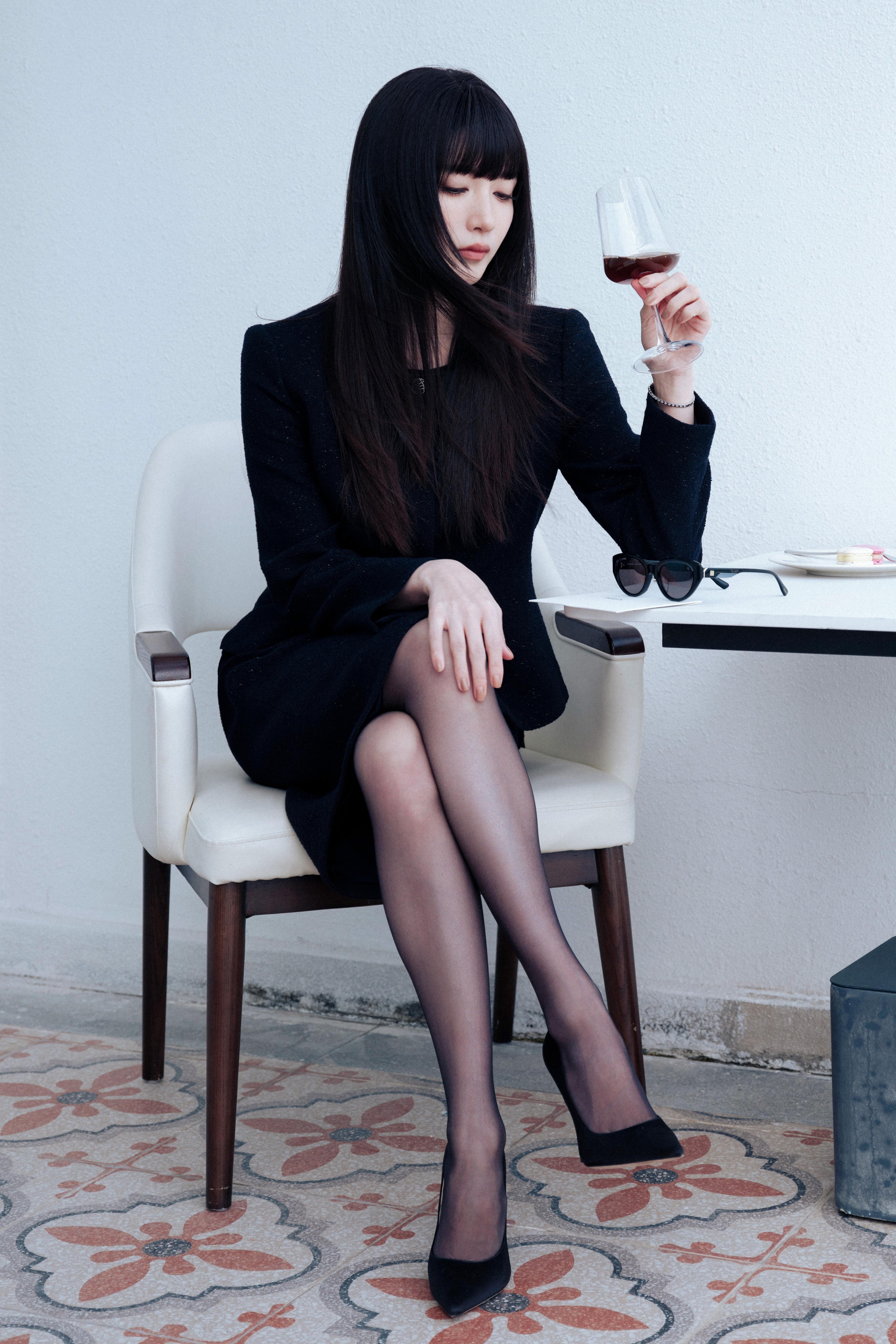 江疏影丨齐刘海黑框眼镜造型