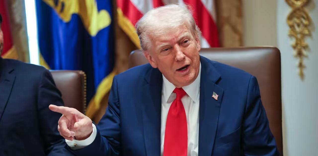 特朗普三变卦：中东谈判成儿戏，关税政策朝令夕改，芯片管制双标新高！