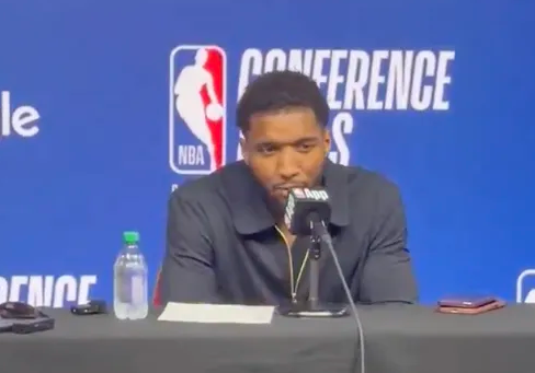 NBA季后赛骑士93-130不敌尼克斯。骑士球员多诺万-米切尔接受了记者采访，当