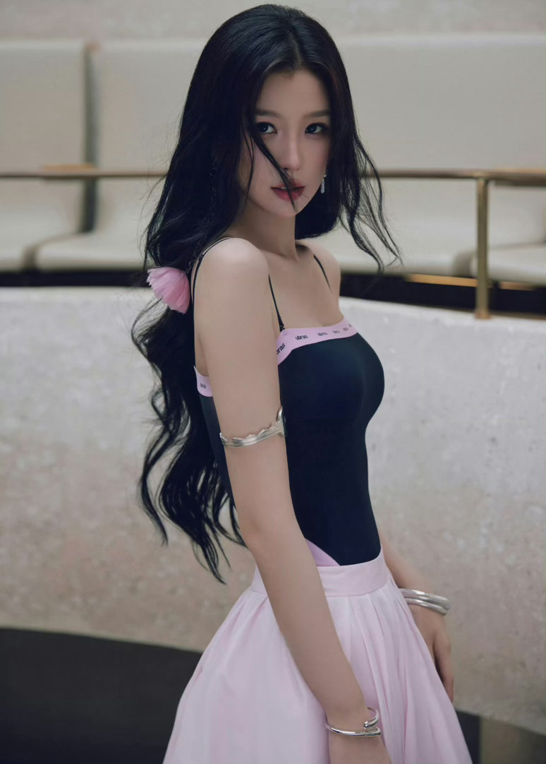 虞书欣花苞公主健康的娇俏的性感的美好的花苞公主虞书欣