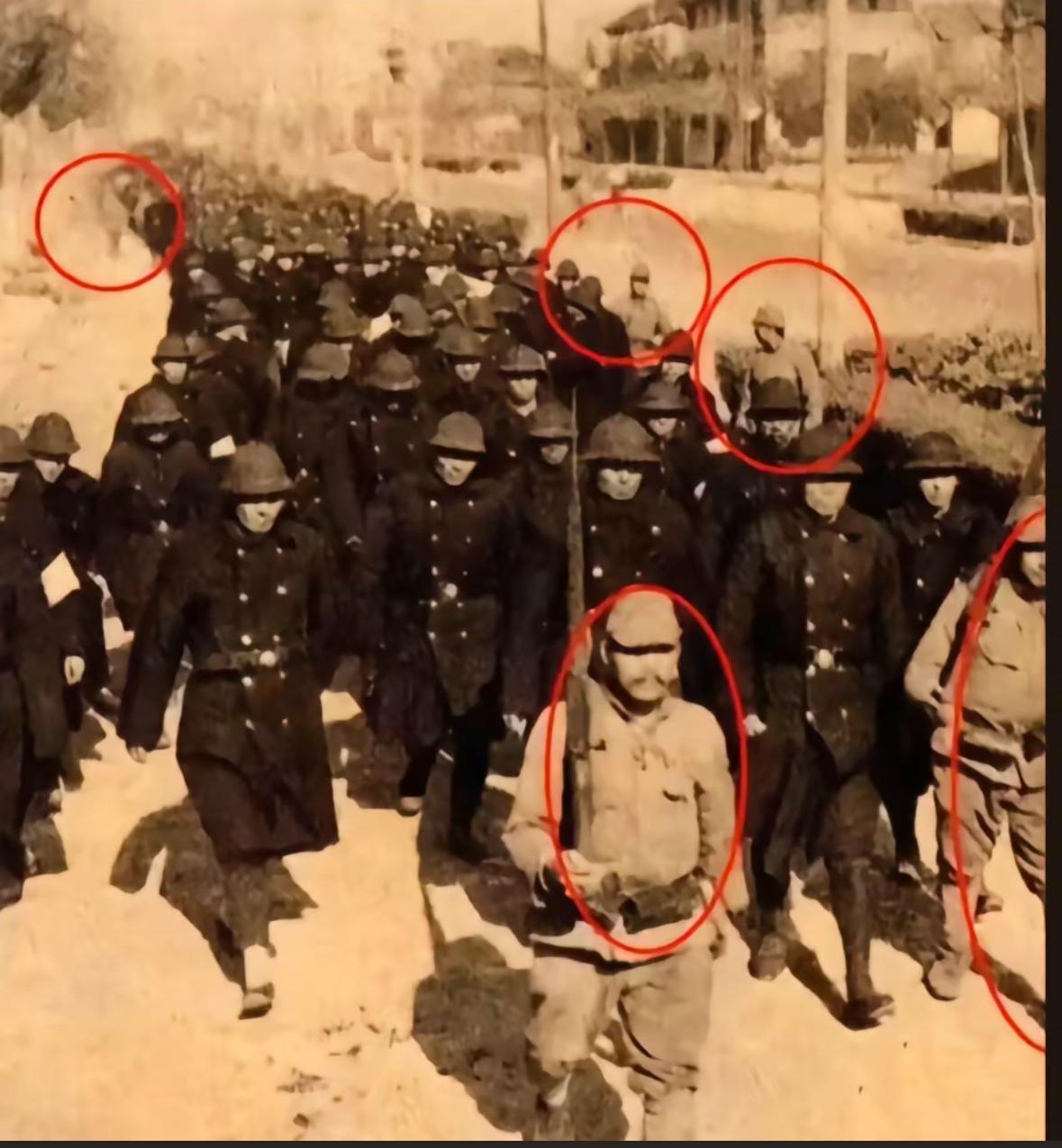 区区6名日本兵，就能掌控2000名南京警察？下图是1937年，12月15日，南京