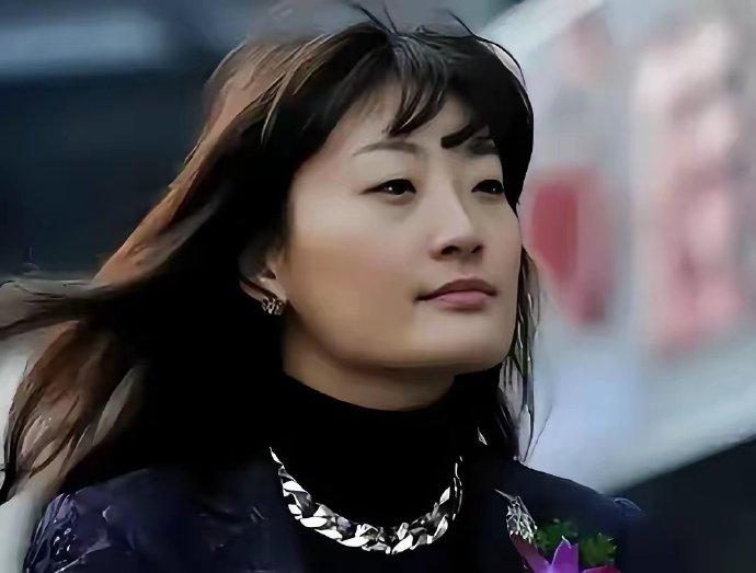 女性企业家就这么不受人待见吗？宗馥莉父亲遗留下来的问题，成为了抹黑她的工具。在