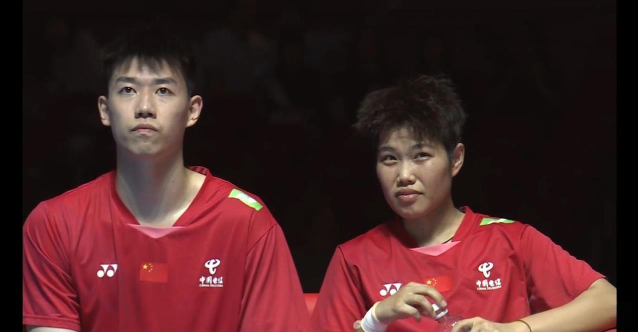 凤凰组合、振欣组合晋级四强，国羽迎来今天双开门红。两对组合各自继续镇守女双上下半