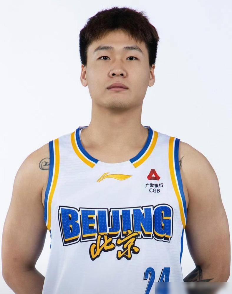 太欺负人了！北京队84-74大胜江苏队，看看本场比赛北京队得分上双的球员：先