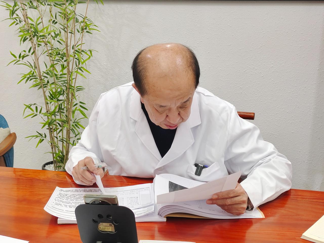【只有儿童版天麻钩藤饮，才能平肝熄风，治好孩子肝亢型抽动症！】在儿科门诊，总