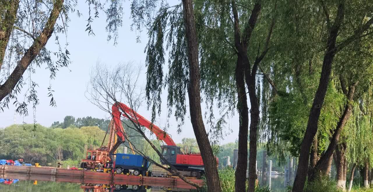 临沂也有港口了！计划本月10号完工。该港口位于沂蒙路金锣大桥北端东侧100米，祊