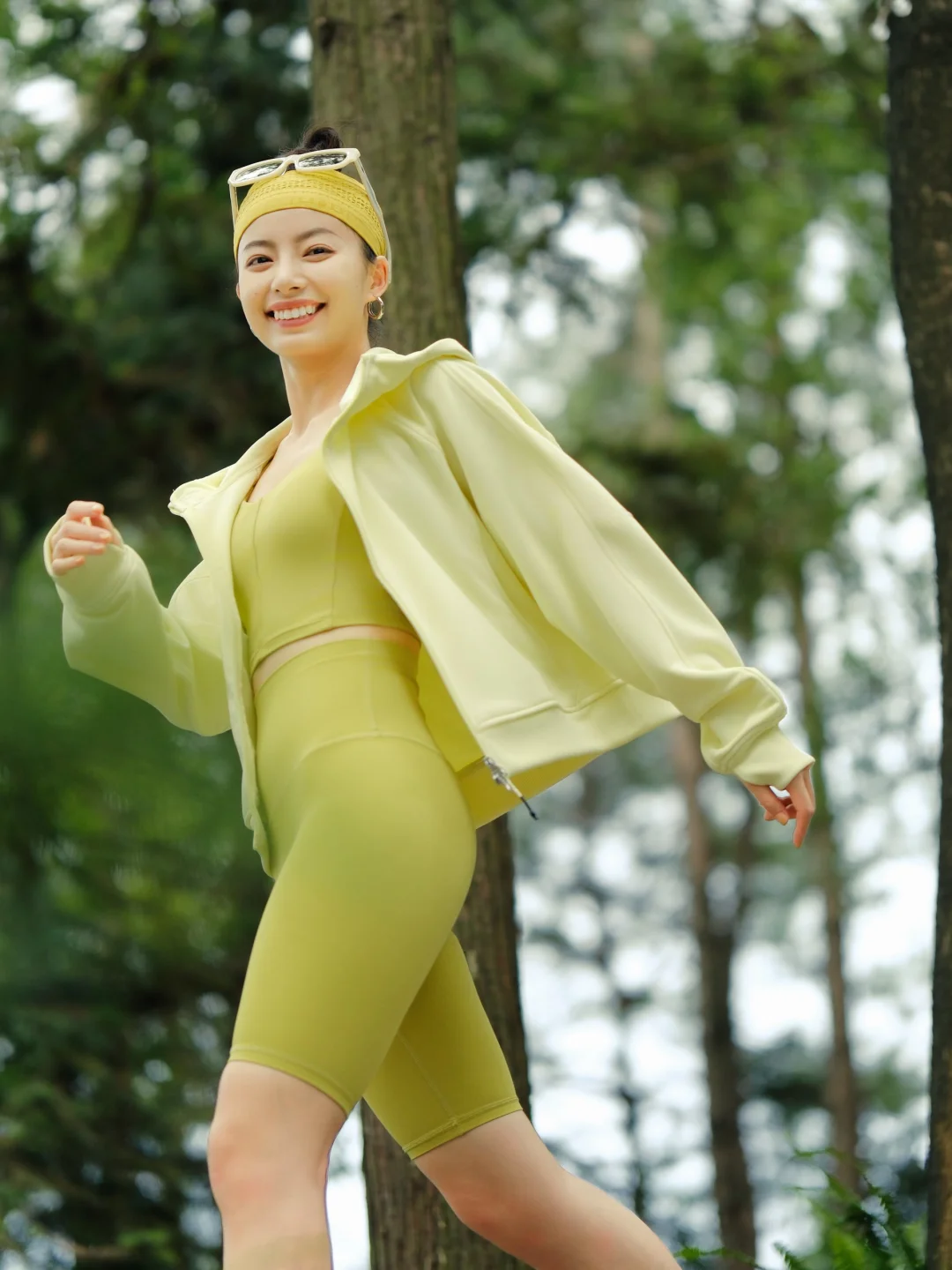 在秋天的山野里，我像风一样自由