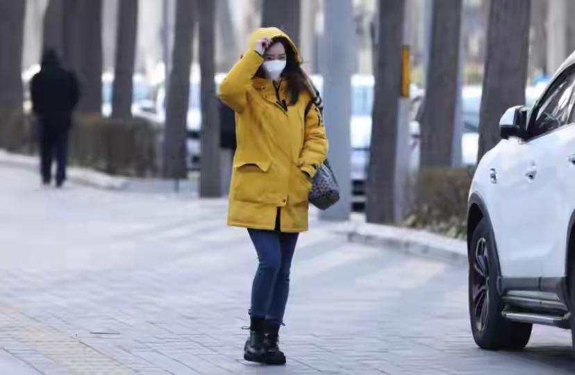 专家给的“养冬”五要点，实用记于心：1、保暖护阳重视对腹、颈及双足的保暖。如