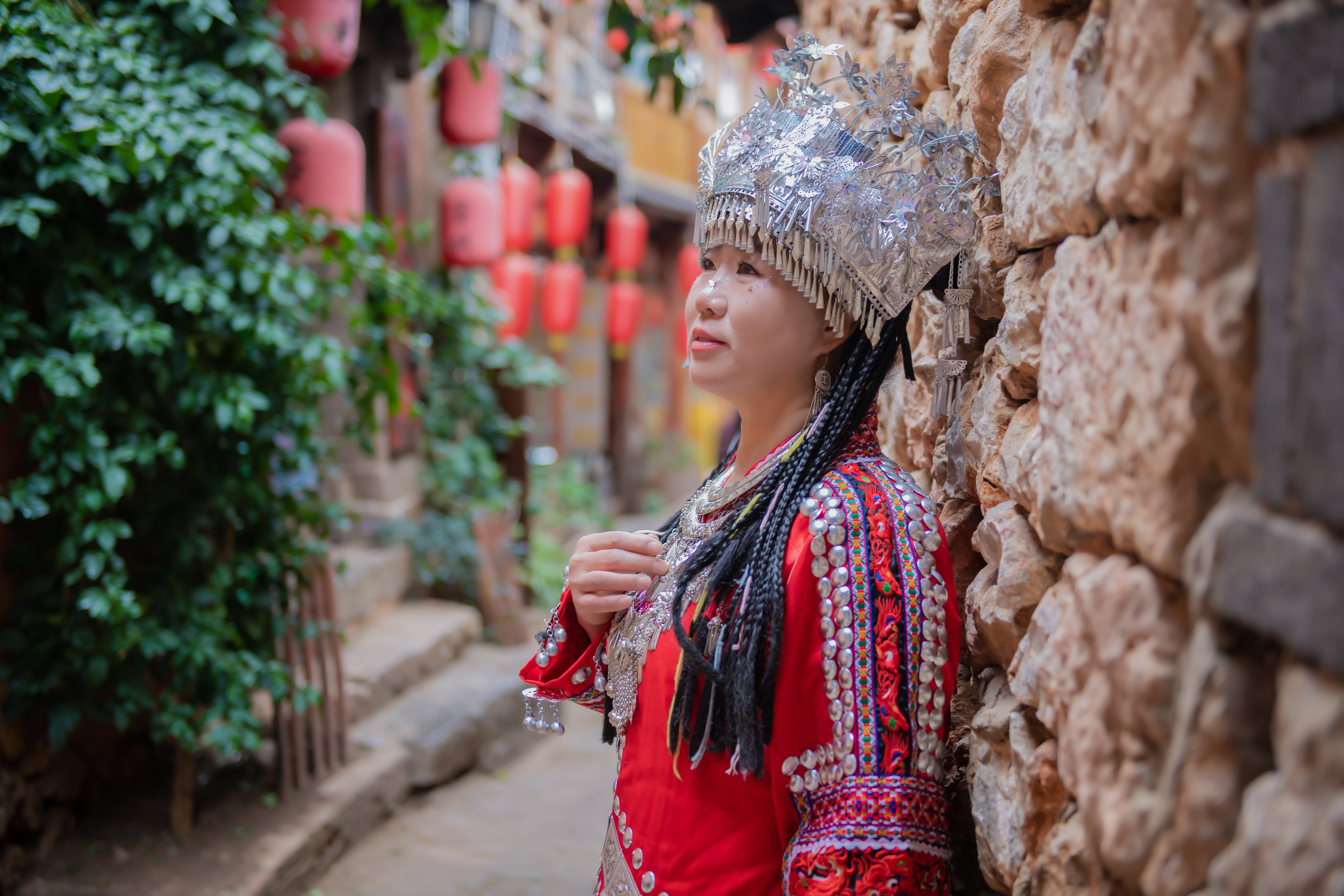 春天来丽江才是真的香！听我一句劝，机票现在基本都是半价，古城人少清净，住店还便宜