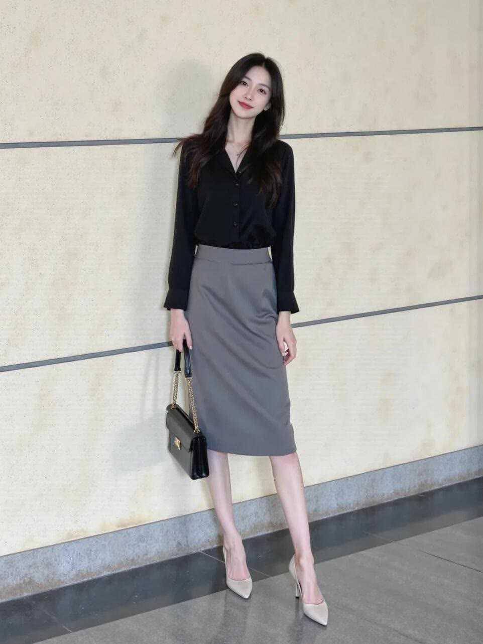 职场女性穿什么裙子好看?职场女性选裙，核心是版型适配+长度合规，这几组搭配直接抄