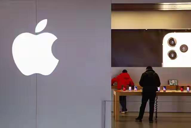 三哥到底是三哥！前不久，三哥向美国苹果开出了380亿美元的巨额罚单！震惊世界！