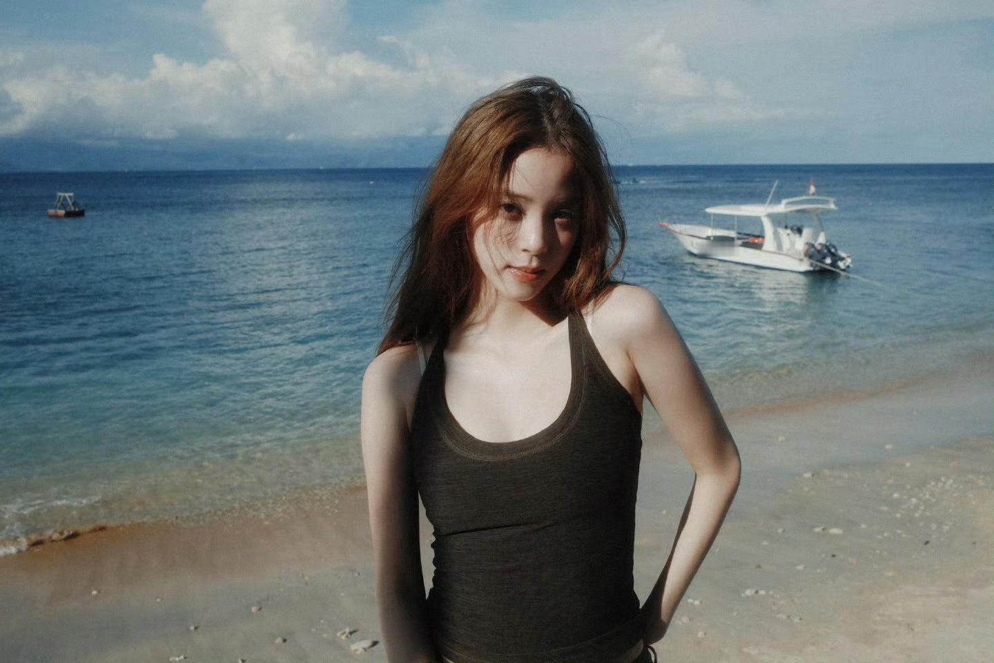 没有不夸欧阳娜娜的义务有人不夸欧阳娜娜？那大概是刚失恋，心情不好；或者眼睛度数