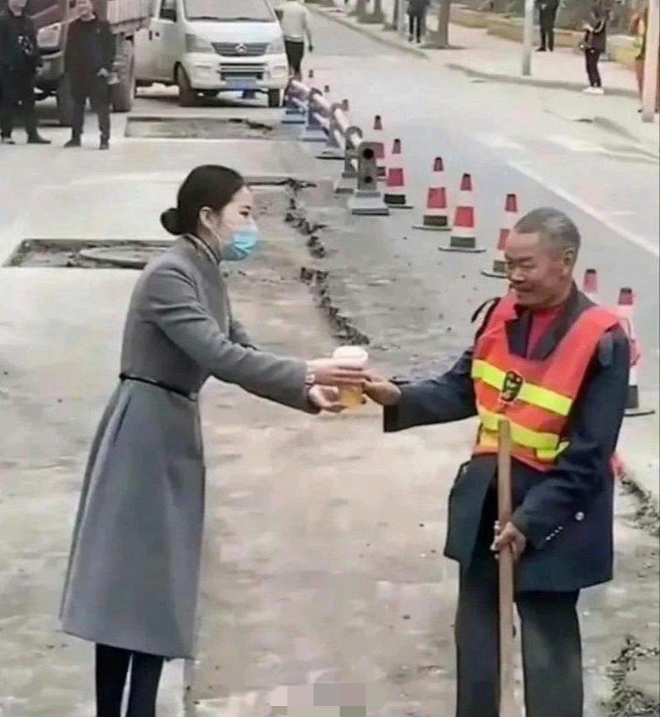 所有你看到的第一张图，背后都有你看不到的第二张图。当然也不是说这种现象不好，工