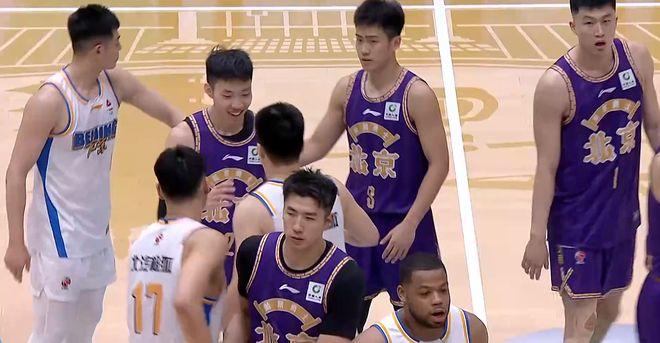 第32次CBA京城德比打响文体“超级周末”头阵 4月10日晚，2025-20