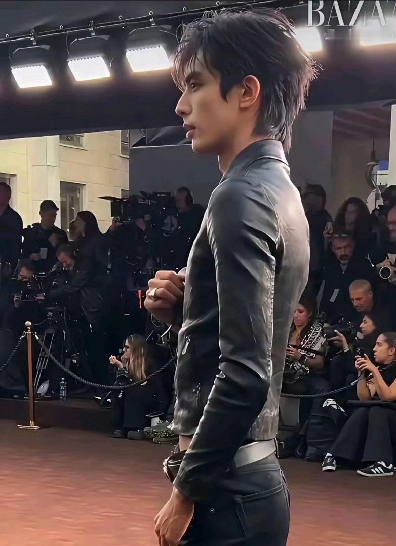 宋威龙对自己也太狠了吧，减肥都减到这个程度了，0号身材是不是就说的是这一种曝宋