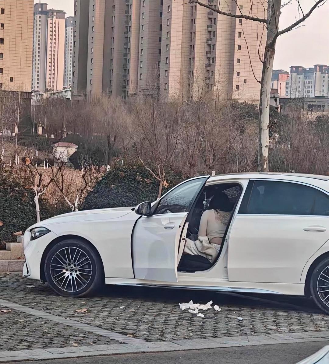 能不能爱护一下环境，注意素质啊？