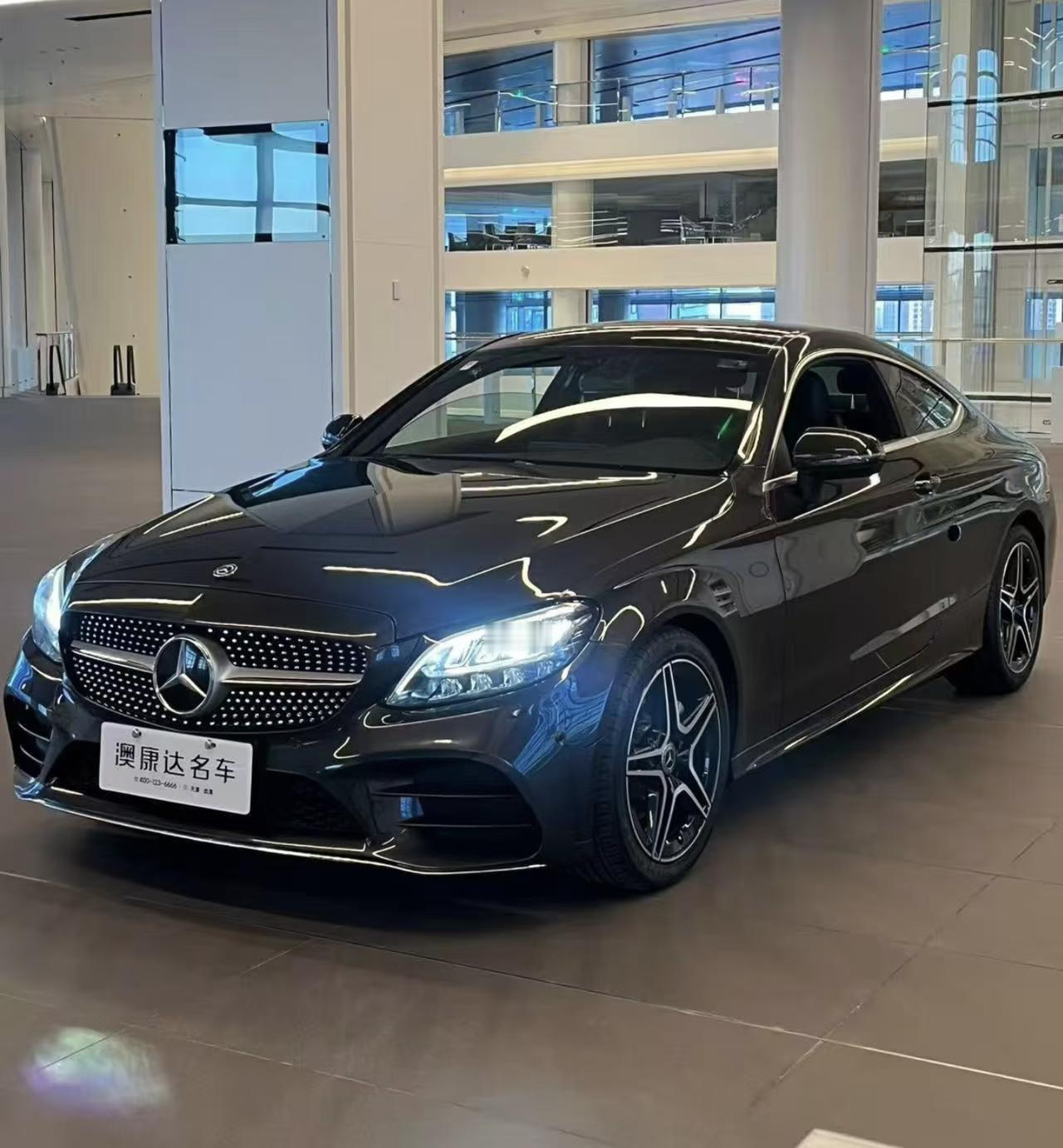 奔驰C260轿跑，就问你帅不帅吧