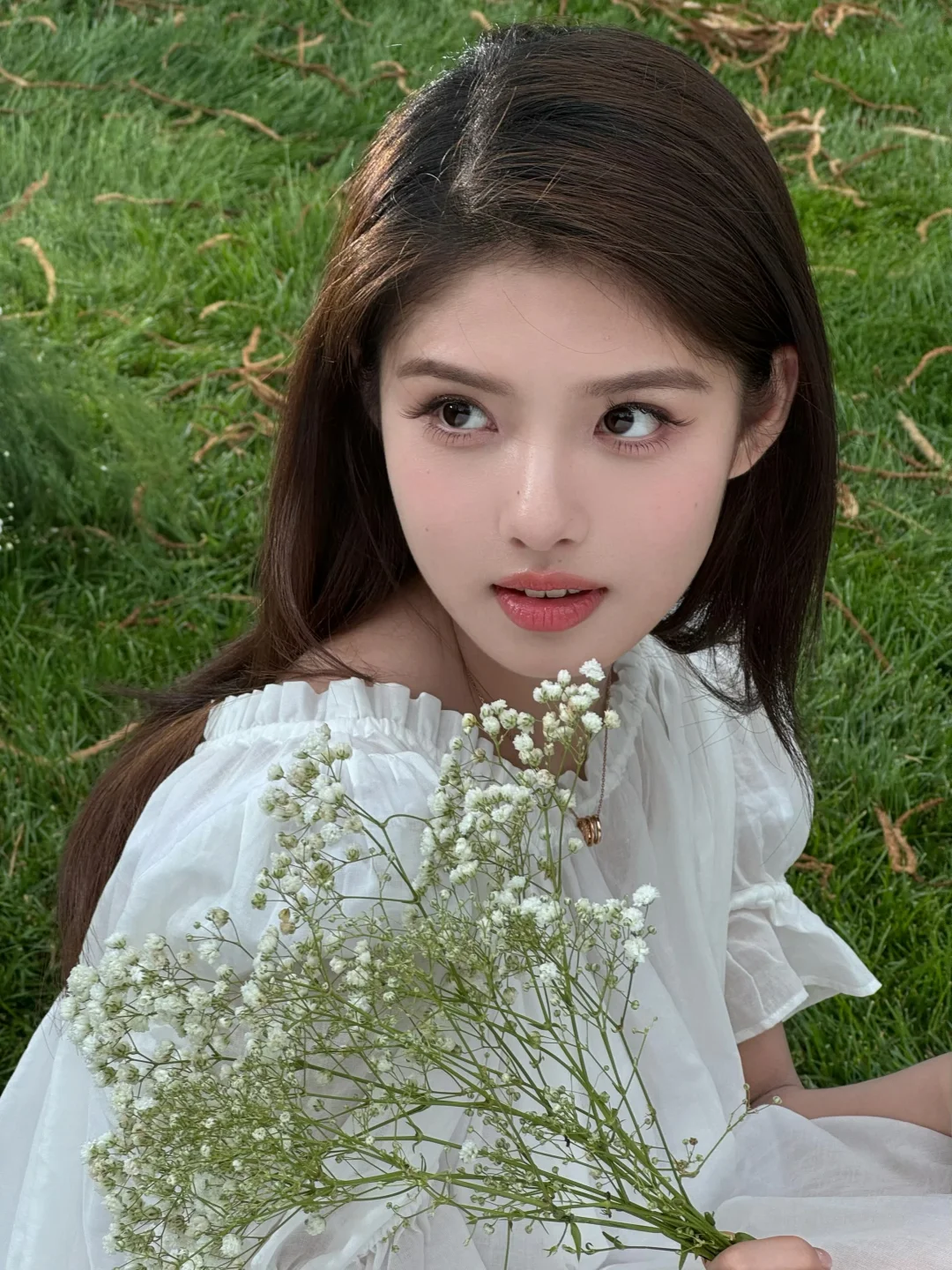 拥有女明星系统一样的人生也太爽了！出道12年今年才18岁！！
