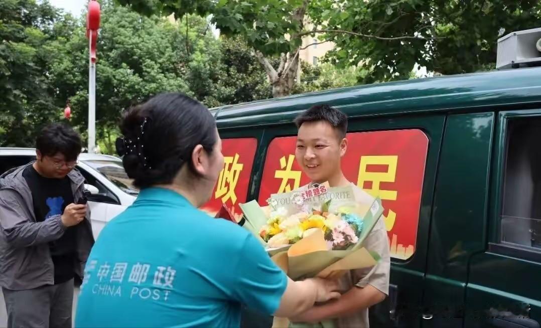 全网动容！河南南阳新野县三名少年三年青春之约，全员上岸国防科大。太热血了！
