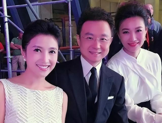 2017年，著名主持人刚强向春妮求婚，春妮表示：“结婚可以，但是咱先说好，我不会